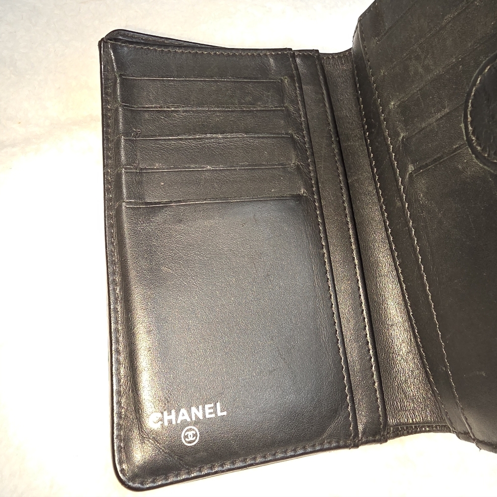 Authentic CHANEL Classic Black Leather Compact Wallet W/snap Closure - Picture 12 of 16